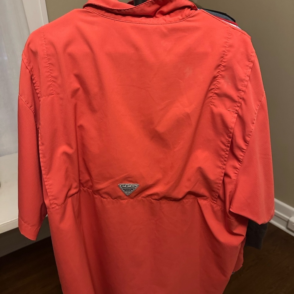Columbia Red Short Sleeve Shirt - Picture 4 of 4